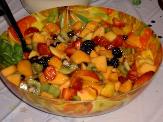 salade de fruits avec vinaigrette miel, gingembre, lime
