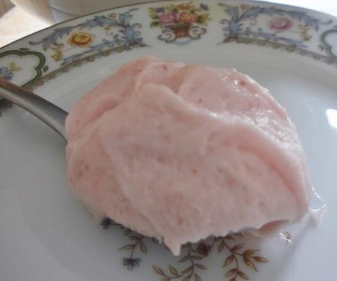 glaçage au fromage à la crème à la fraise