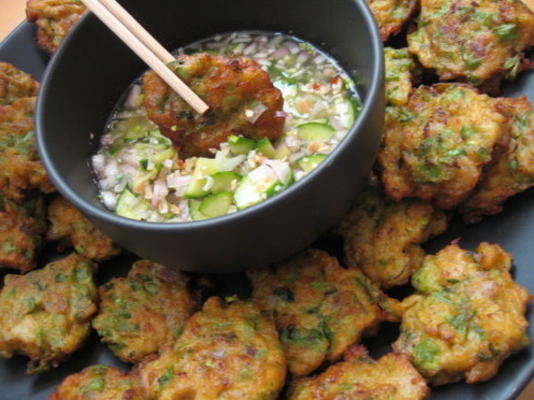tod mun goong (gâteaux de poisson et de crevettes thaïlandais)