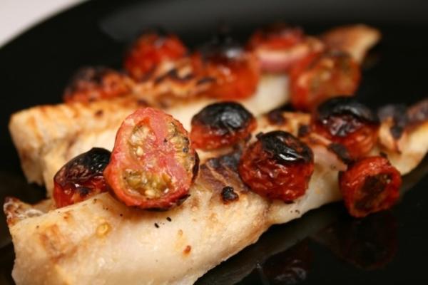 filets de poisson à la feta et aux tomates