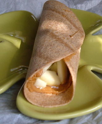 beurre d'arachide et burrito à la pomme