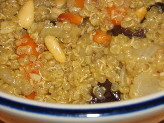 pilaf de quinoa à la cardamome et à la sauge