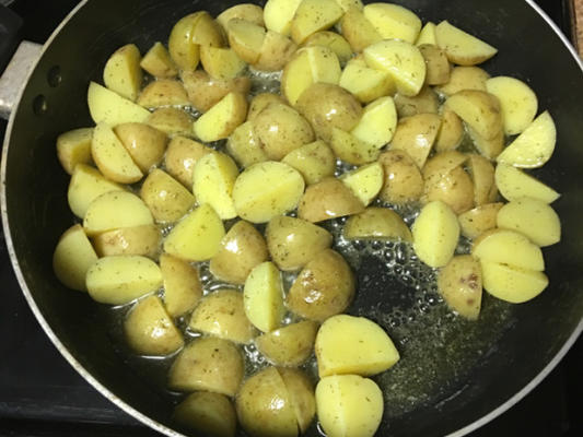 pommes de terre au beurre d'aneth
