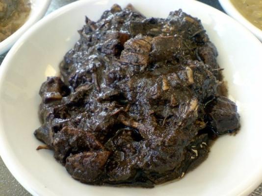 viande de chocolat philippin (dinuguan)