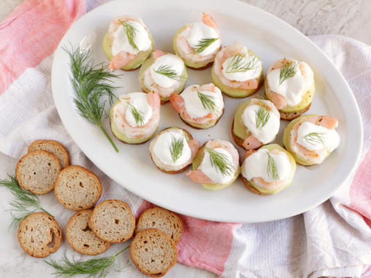 canapés de crevettes marinées