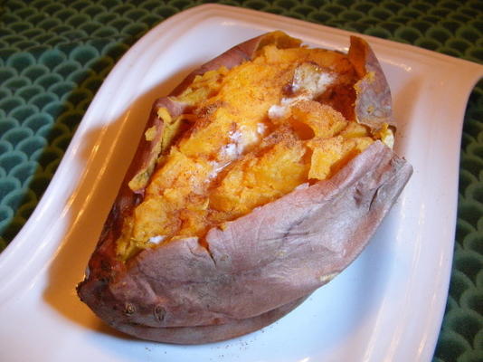 patates douces cuites au four avec beurre à la cannelle