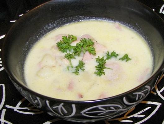 soupe de pommes de terre, poireaux et jambon