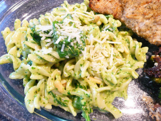 fusilli à la superbe sauce aux épinards verts