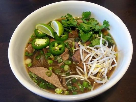 pho bo (soupe de nouilles au bœuf vietnamienne)