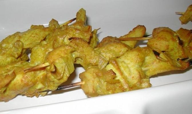 brochettes de poulet au curry grillées
