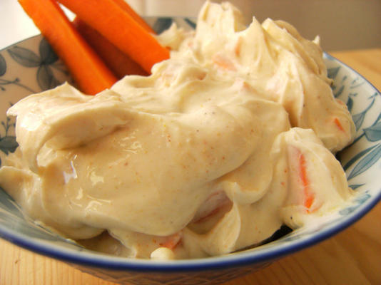 trempette de craquelins aux carottes et au fromage à la crème