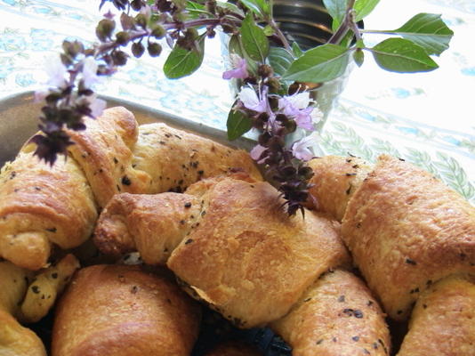 croissants au basilic et à l'ail - gourmet fait maison