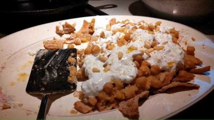salade de fattet égyptien (salade de pois chiches en couches)