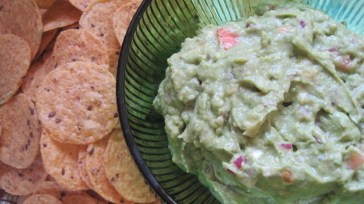 guacamole fraîchement préparé