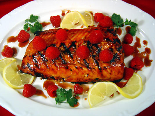 saumon grillé du chef avec glaçage au cassis