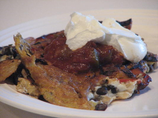 omelette espagnole aux pommes de terre, jambon et haricots noirs