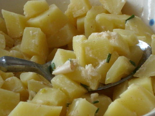 tapas espagnoles pommes de terre à la mayonnaise à l'ail