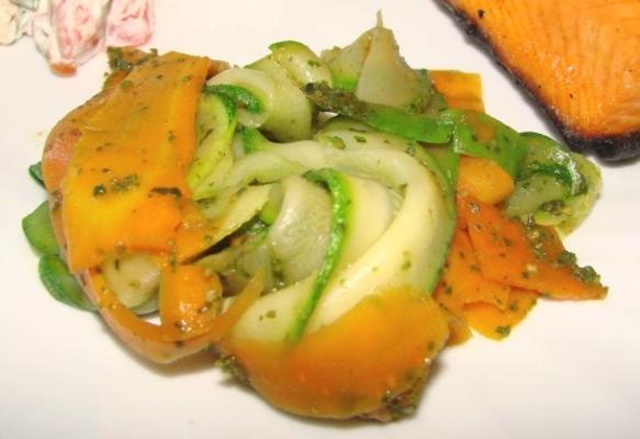 Rubans de carottes et courgettes avec pesto