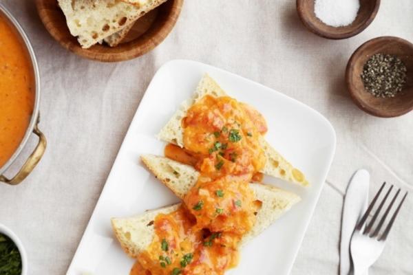 tomate cheddar rarebit