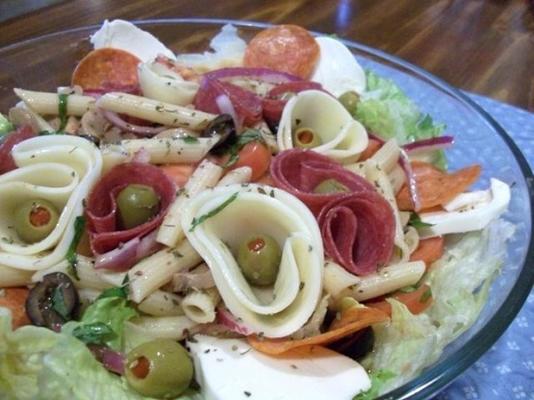 la salade antipasto du dom (avec des pâtes)