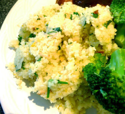 couscous au gingembre, orange, amande et herbes