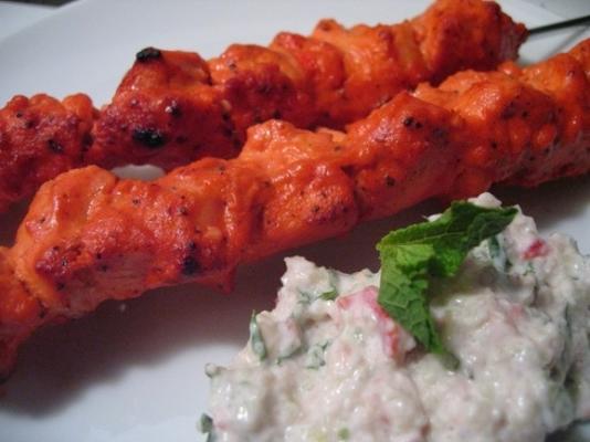 poulet tikka avec raita de concombre