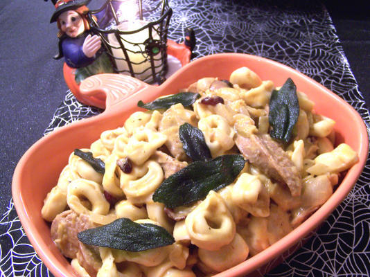 tortellini à la saucisse de dinde à la sauge crémeuse à la pomme musquée