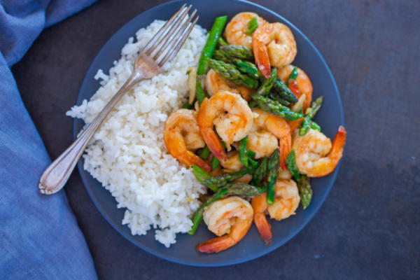 sauté de crevettes et d'asperges