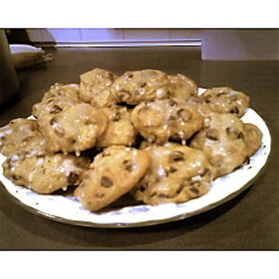 biscuits aux épices de citrouille avec un glaçage à la vanille