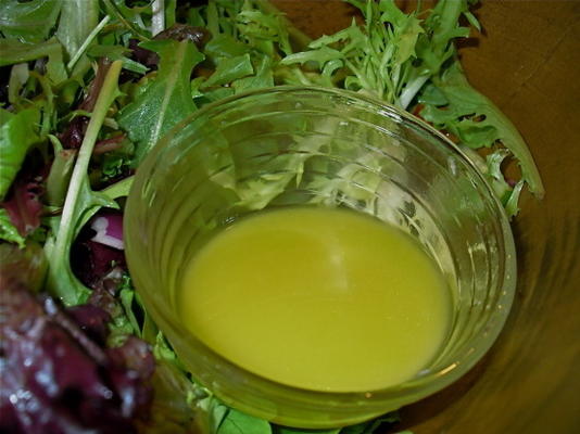 vinaigrette citron-ail-méditerranéenne