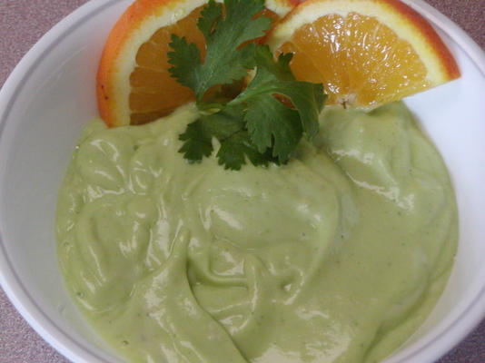 soupe à l'avocat et à l'orange