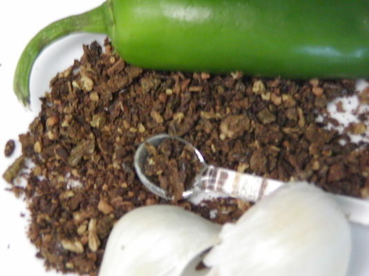 piments jalapeno séchés au four et poudre d'ail