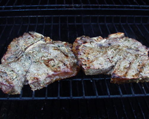 steaks à l'ail grillé