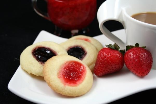 rosenmunnar (biscuits suédois d'empreinte de pouce)