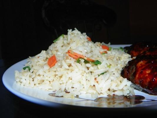 riz au sésame avec oignons verts