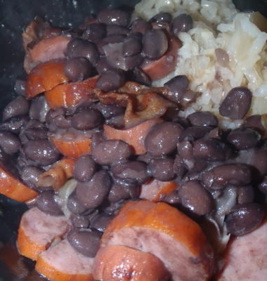 feijoada - haricots noirs brésiliens à la viande fumée