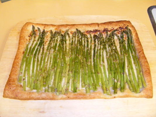 Tarte aux asperges et au gruyère