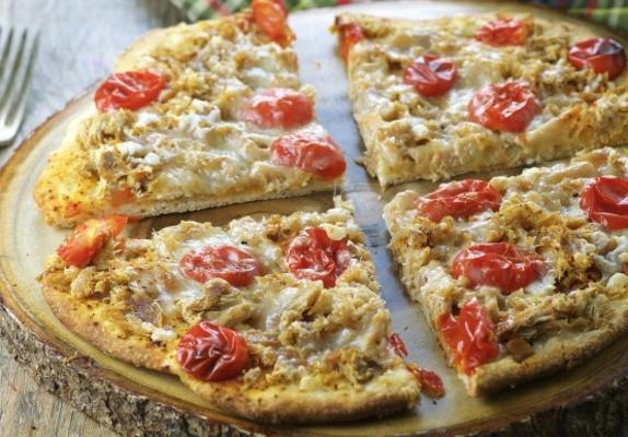 pizza thaïlandaise au thon et aux tomates