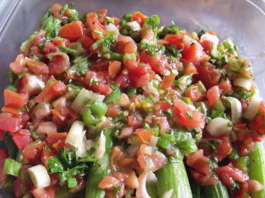 asperges à la vinaigrette à la tomate