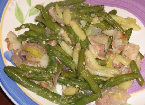 haricots verts du jardin avec du bacon