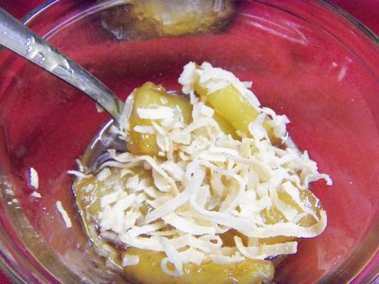 cassonade et ananas glacés au rhum avec de la noix de coco