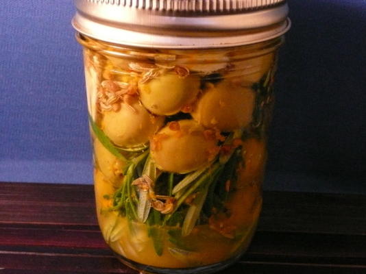 olives vertes marinées (tapas)