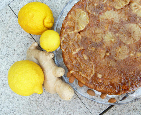gâteau renversé au citron, gingembre et amandes