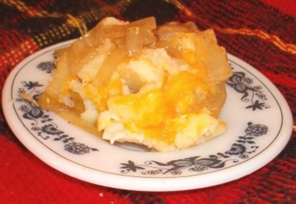 knephleas (pommes de terre, dumplings et fromage)