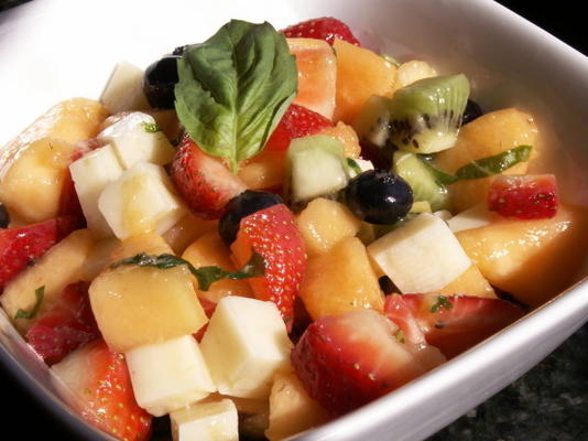 délicieuse salade de fruits et de fromage