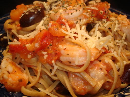 linguine aux crevettes grillées et aux olives noires