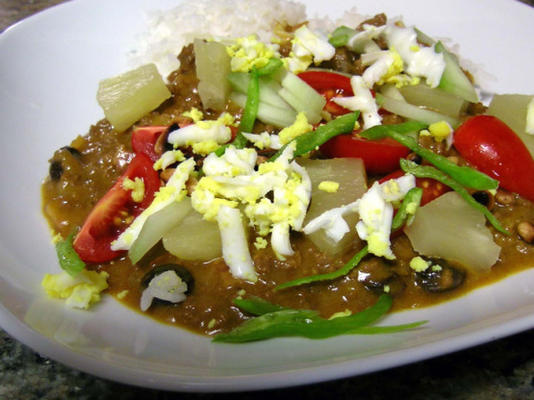 riz au curry de boeuf tropical avec condiments