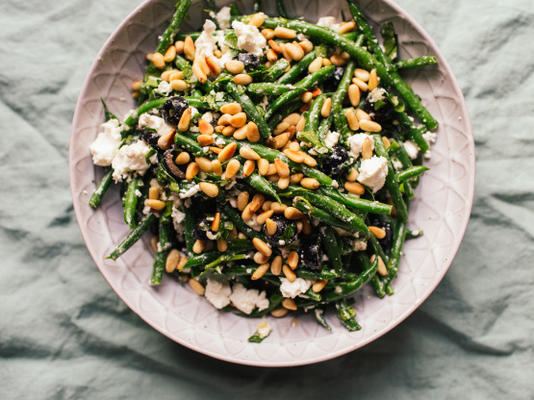 Salade de haricots verts aux pignons et feta