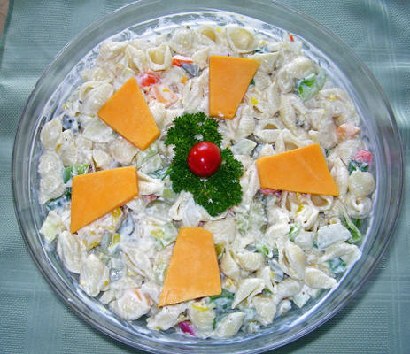 salade de pâtes coquillages ou salade de pâtes roulantes