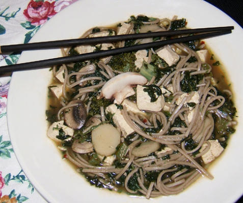 dofu cai mian (soupe de nouilles aux légumes au tofu, deux versions)
